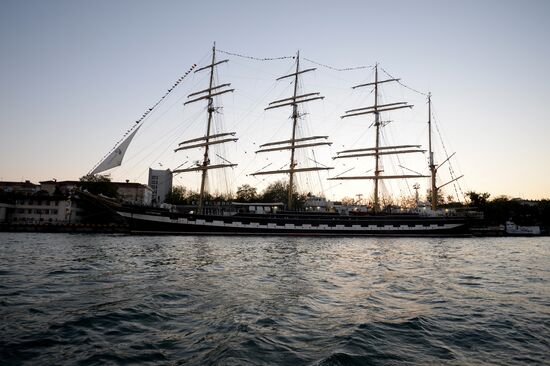 Barque "Kruzenshtern" arrives in Sevastopol