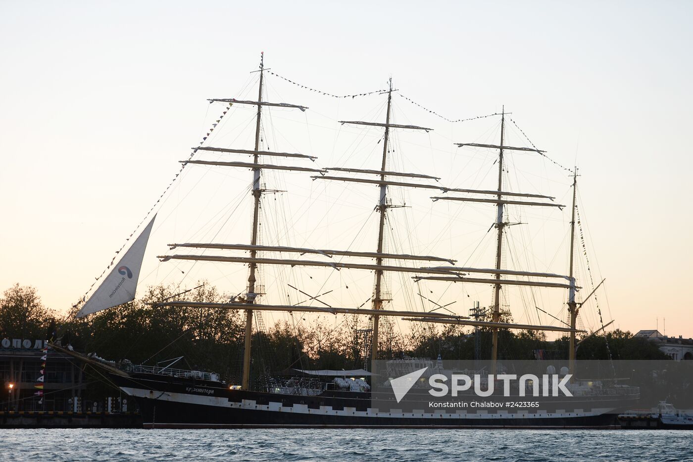 Barque "Kruzenshtern" arrives in Sevastopol