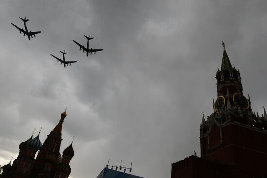 Full dress rehearsal of V-Day Parade
