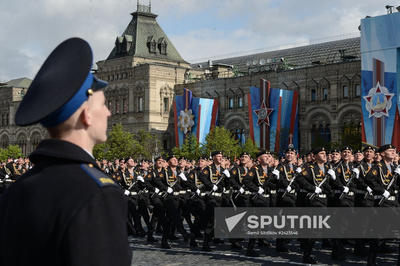 Full dress rehearsal of V-Day Parade
