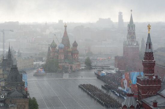 Full dress rehearsal of V-Day Parade