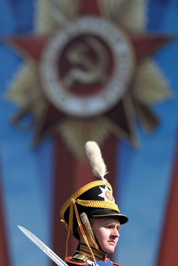 Full dress rehearsal of V-Day Parade