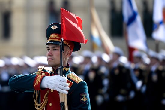 Full dress rehearsal of V-Day Parade