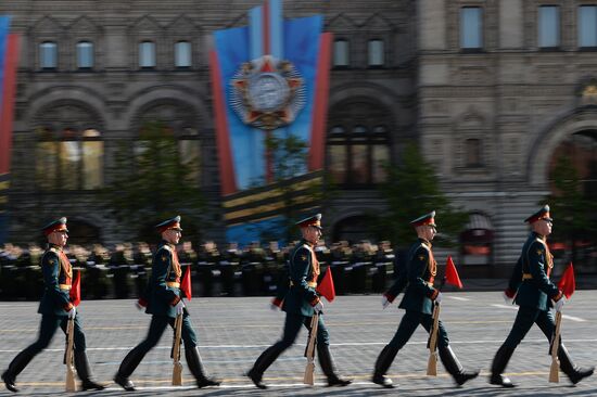 Full dress rehearsal of V-Day Parade