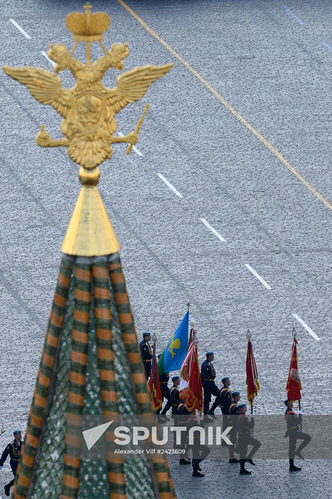 Full dress rehearsal of V-Day Parade