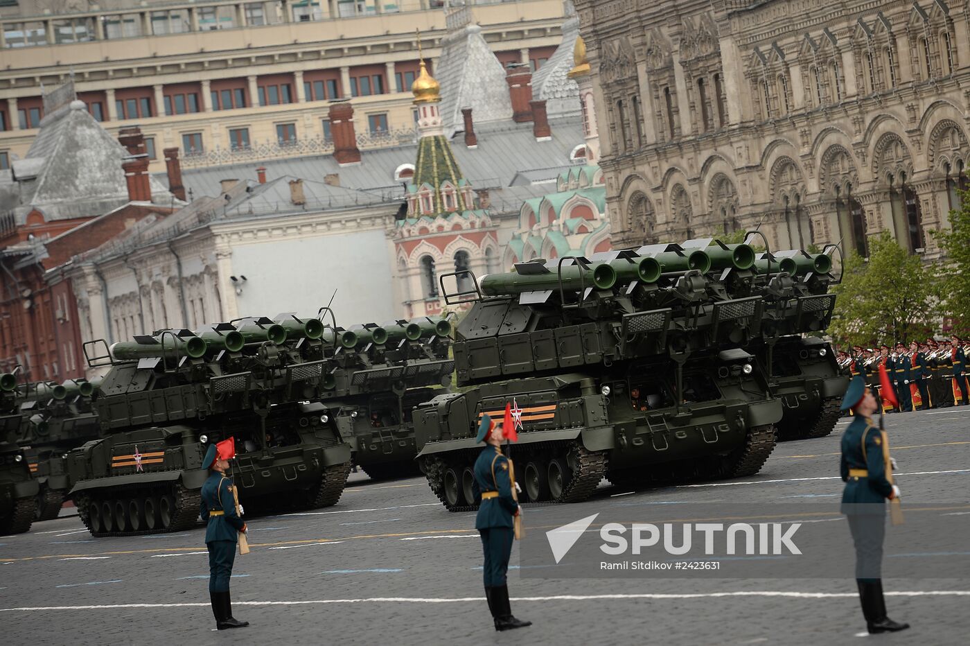 Full dress rehearsal of V-Day Parade