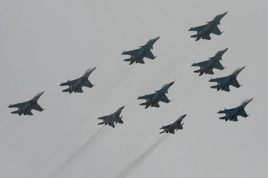 Full dress rehearsal of V-Day Parade