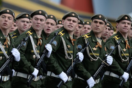 Full dress rehearsal of V-Day Parade