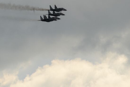 Full dress rehearsal of V-Day Parade