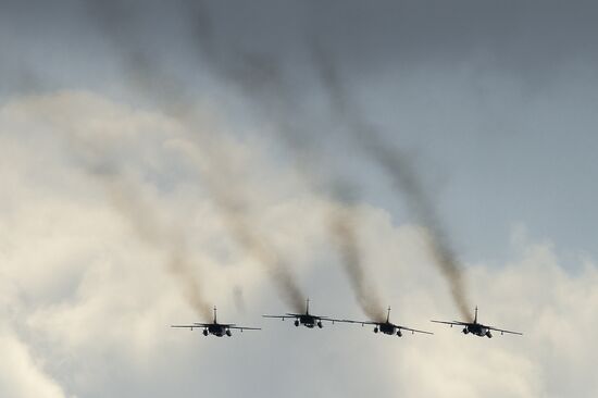 Full dress rehearsal of V-Day Parade