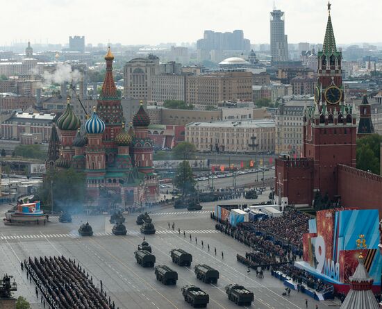 Full dress rehearsal of V-Day Parade