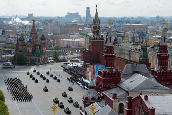 Full dress rehearsal of V-Day Parade