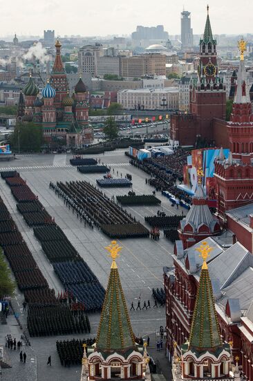 Full dress rehearsal of V-Day Parade