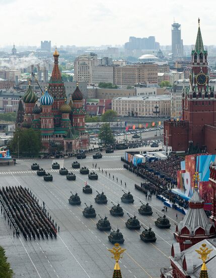 Full dress rehearsal of V-Day Parade