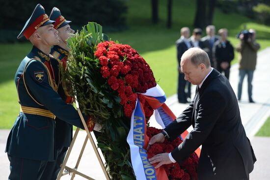 Wreath and flowers laid at Tomb of Unknown Soldier near Kremlin wall