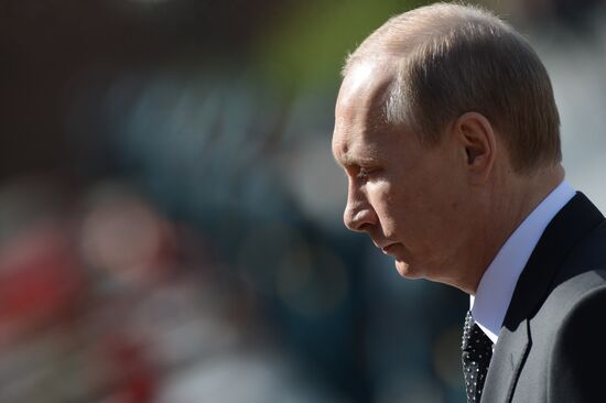 Wreath and flowers laid at Tomb of Unknown Soldier near Kremlin wall