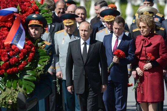 Wreath and flowers laid at Tomb of Unknown Soldier near Kremlin wall