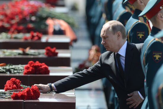 Wreath and flowers laid at Tomb of Unknown Soldier near Kremlin wall