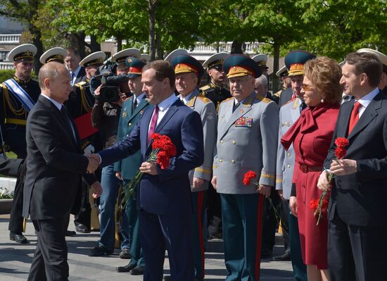 Wreath and flowers laid at Tomb of Unknown Soldier near Kremlin wall