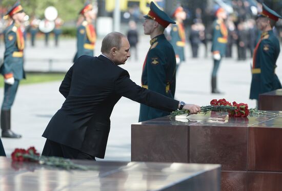Wreath and flowers laid at Tomb of Unknown Soldier near Kremlin wall