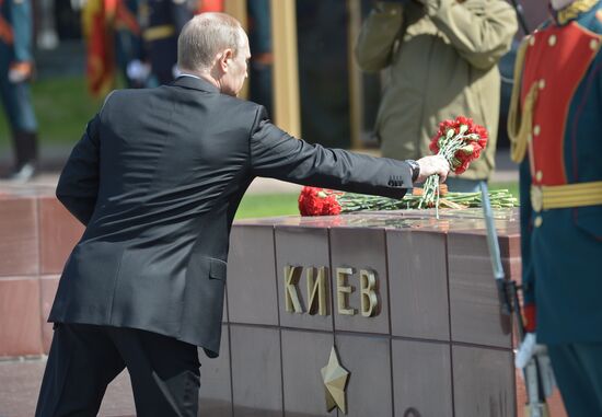 Wreath and flowers laid at Tomb of Unknown Soldier near Kremlin wall