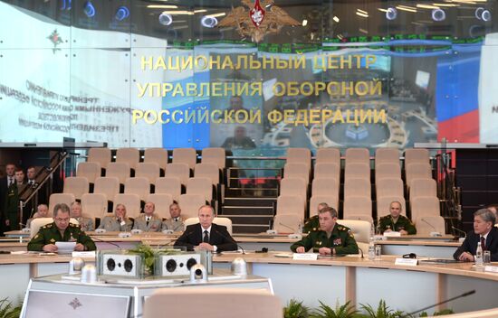 Vladimir Putin holds informal meeting with CIS leaders