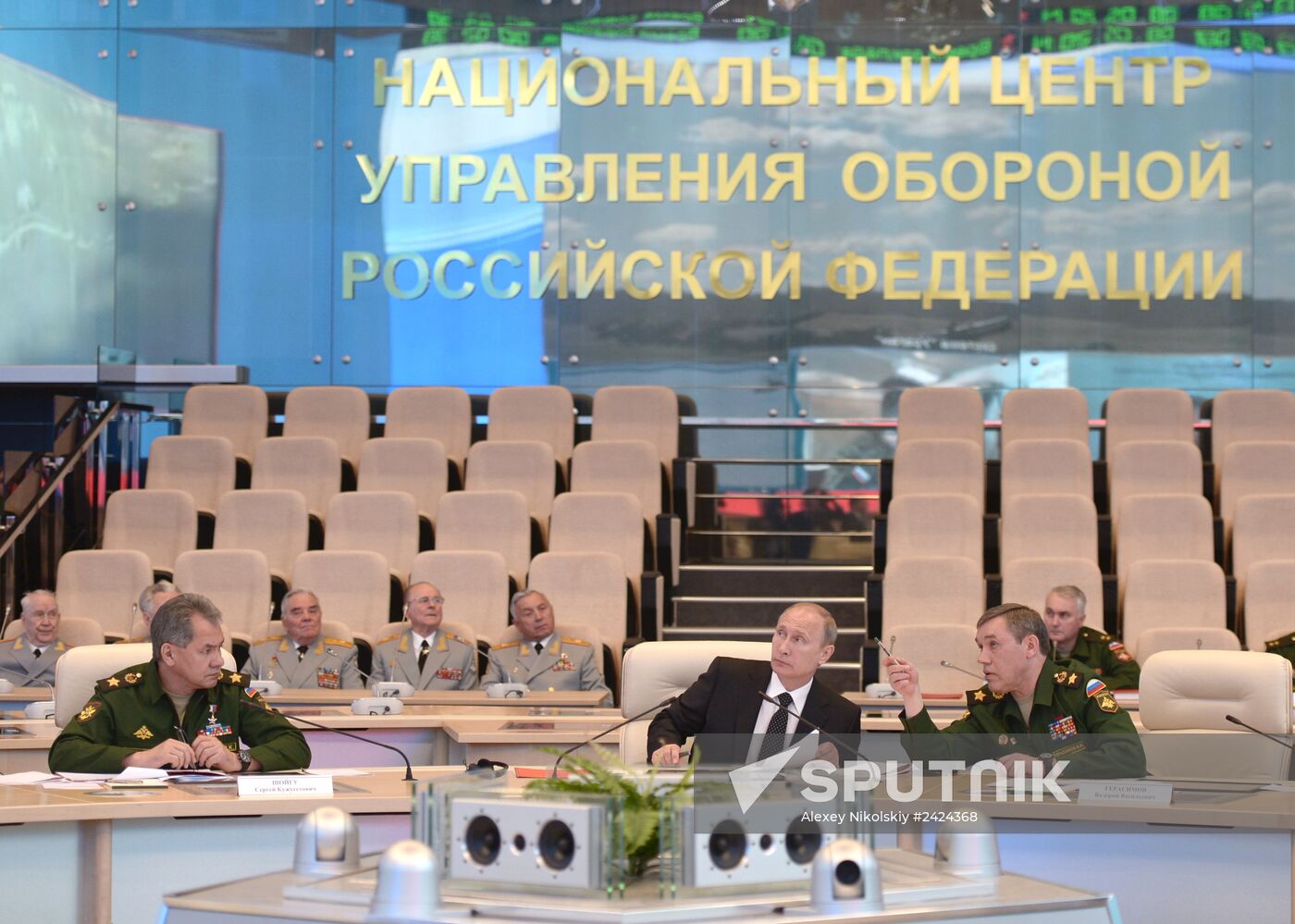 Vladimir Putin holds informal meeting with CIS leaders