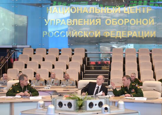 Vladimir Putin holds informal meeting with CIS leaders