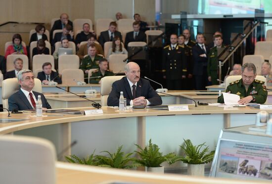 Vladimir Putin holds informal meeting with CIS leaders