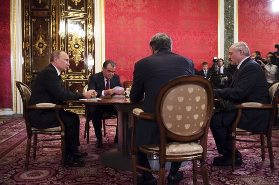 Vladimir Putin's informal meeting with CIS leaders