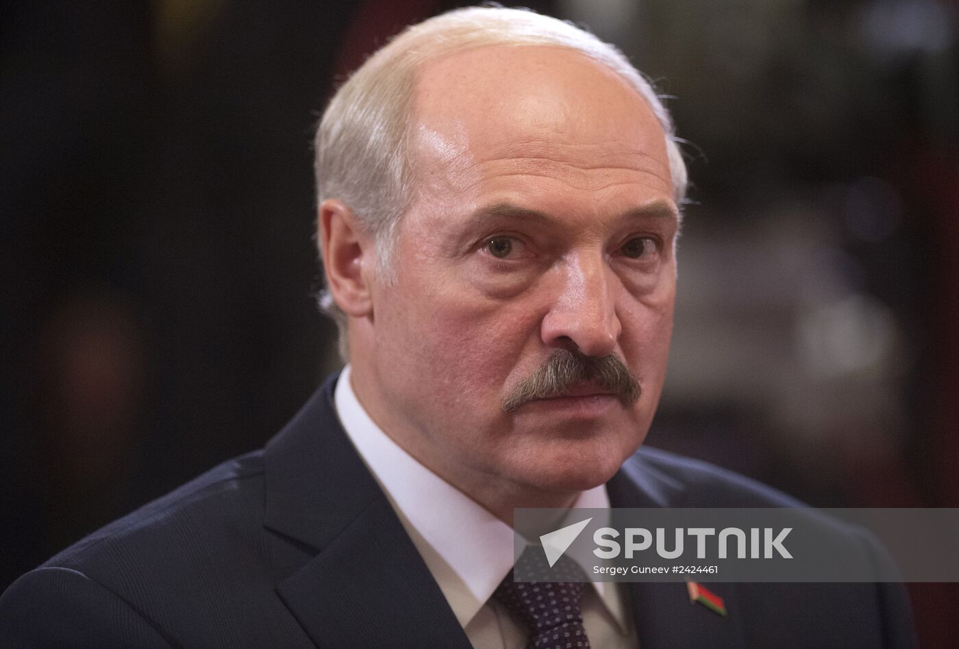 Vladimir Putin holds informal meeting with CIS leaders