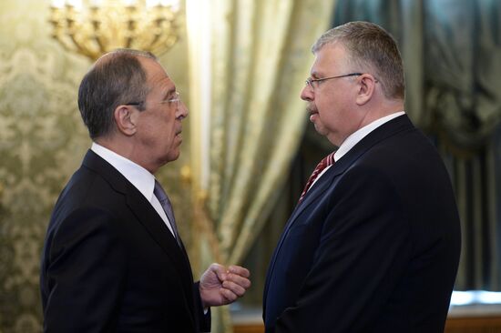 Vladimir Putin holds informal meeting with CIS leaders