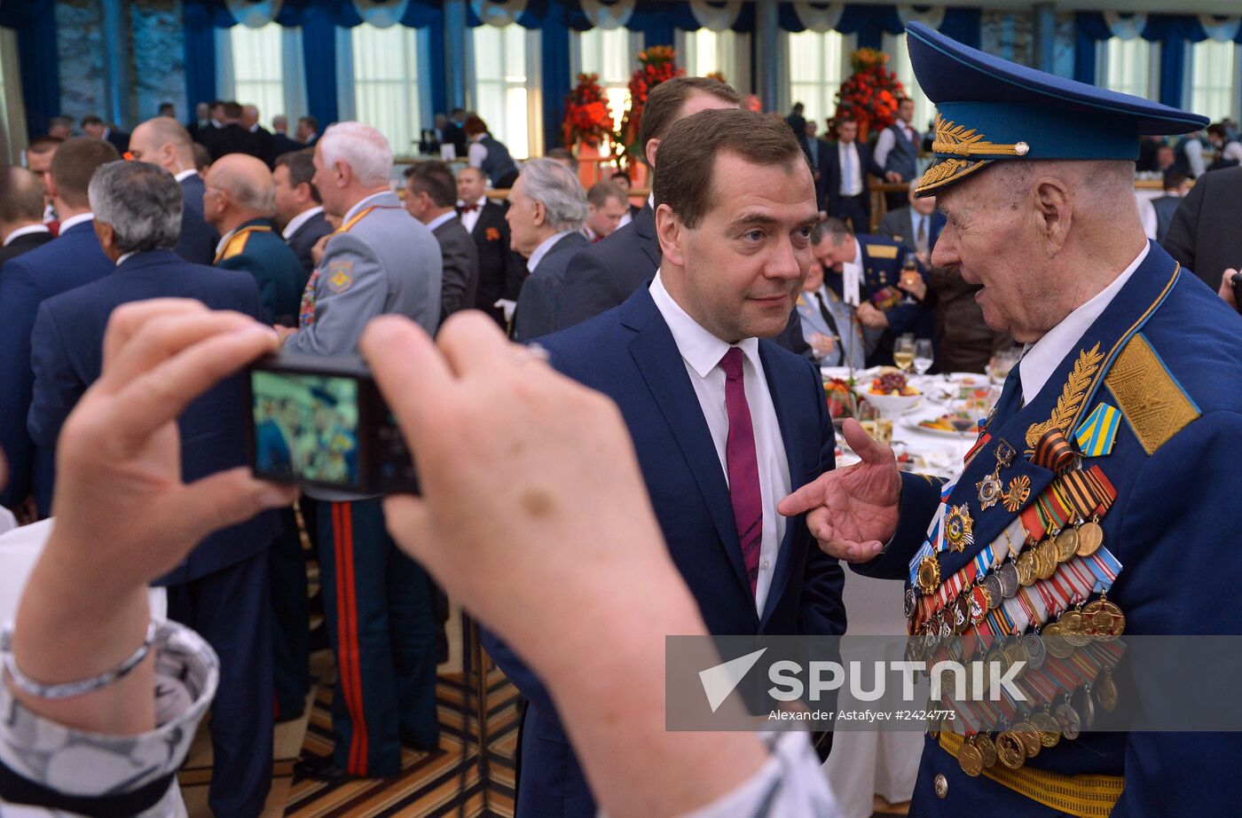 Dmitry Medvedev attends V-Day reception