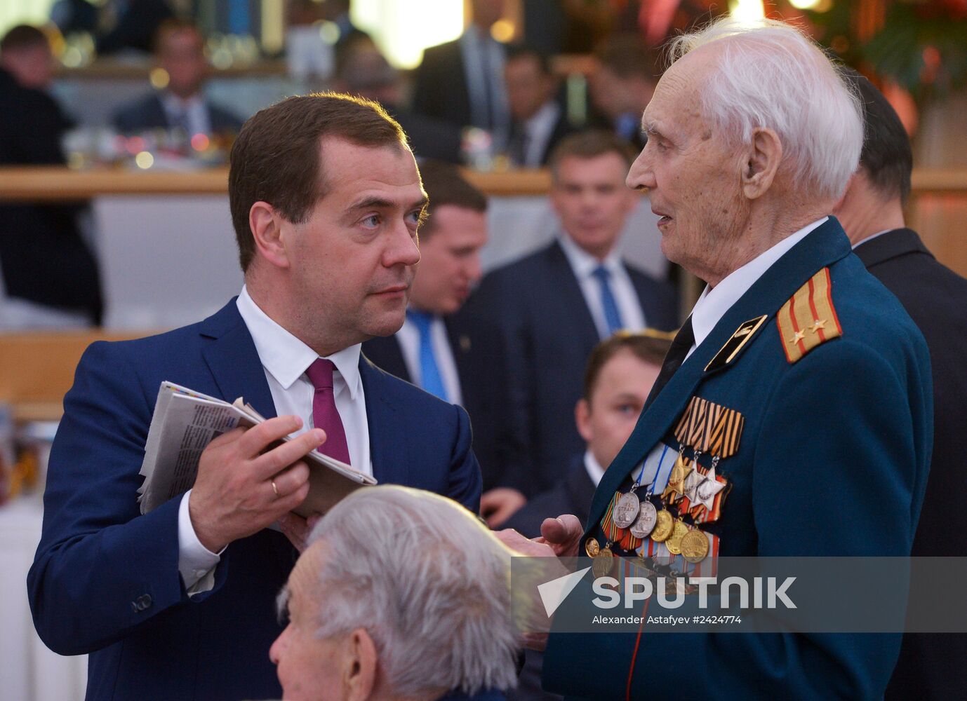 Dmitry Medvedev attends V-Day reception