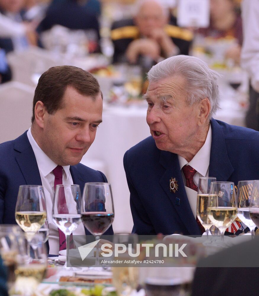 Dmitry Medvedev attends V-Day reception