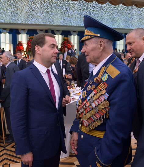 Dmitry Medvedev attends V-Day reception