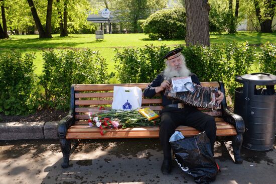 War veterans meet on Victory Day in Gorky Park