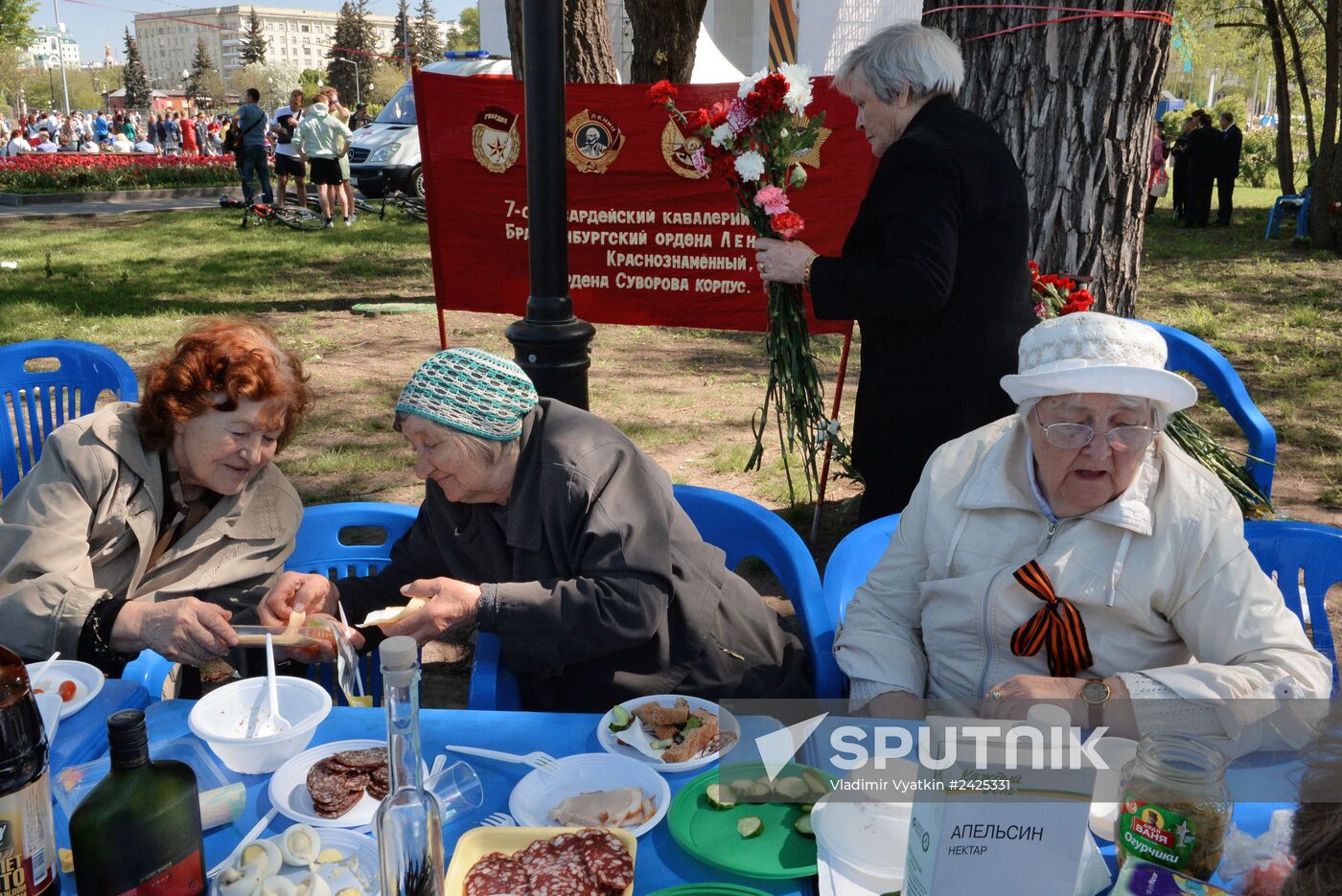 War veterans meet on Victory Day in Gorky Park