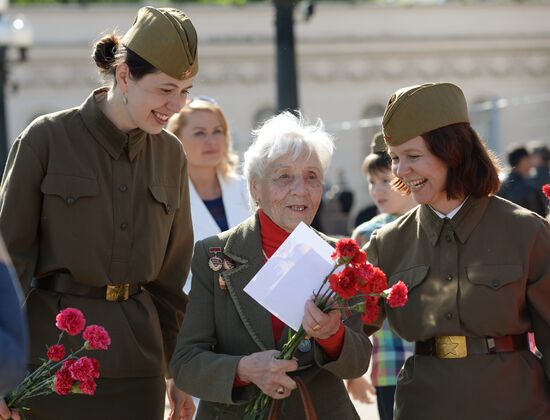 War veterans meet on Victory Day in Gorky Park