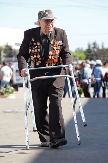 War veterans meet on Victory Day in Gorky Park