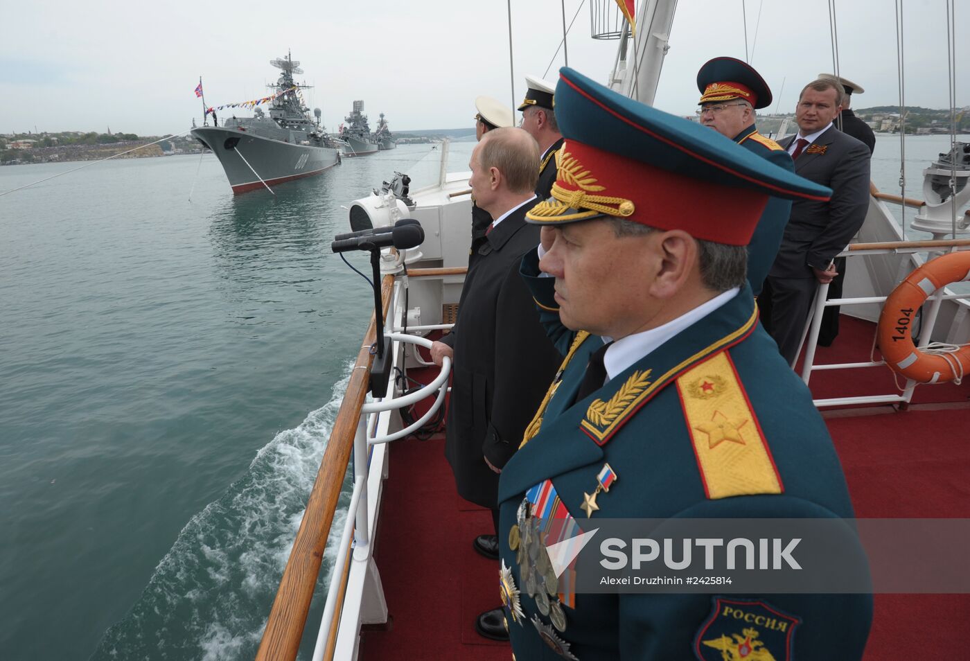 Vladimir Putin attends celebrations marking 69th anniversary of victory in Great Patriotic War and anniversary of Sevastopol's liberation