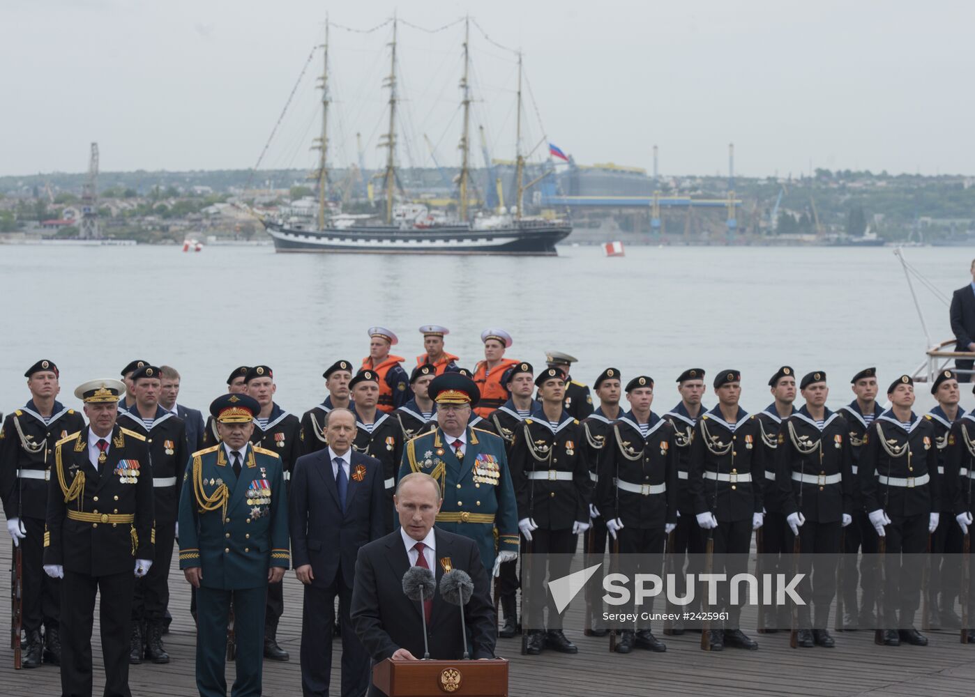 Vladimir Putin attends celebrations marking 69th anniversary of victory in Great Patriotic War and anniversary of Sevastopol's liberation