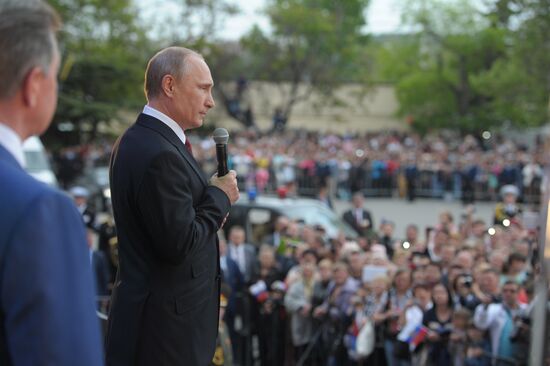 Vladimir Putin attends celebrations marking 69th anniversary of victory in Great Patriotic War and anniversary of Sevastopol's liberation