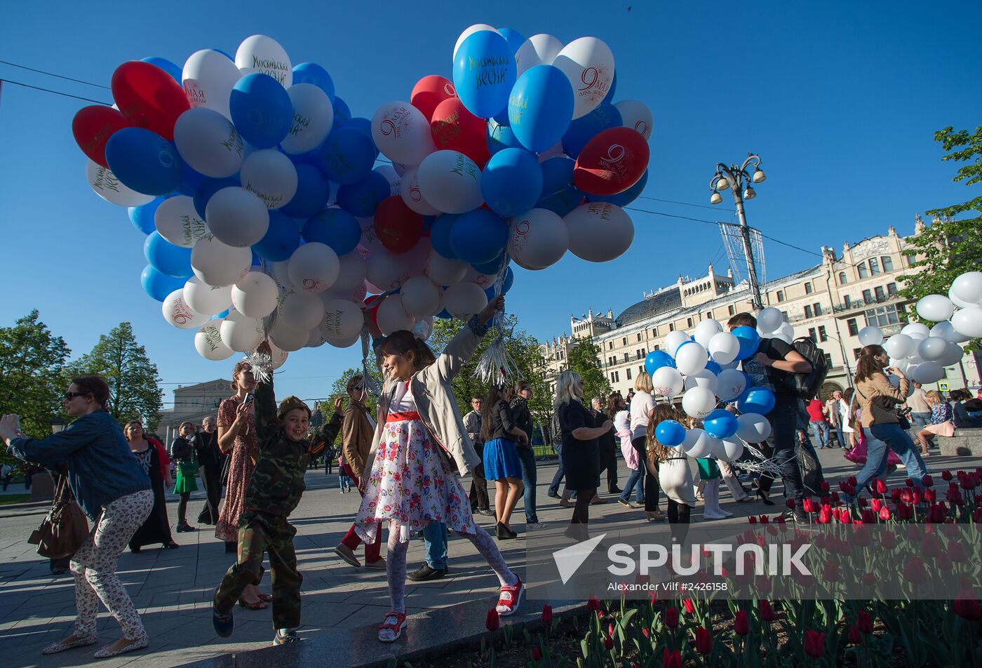 Launching balloons in memory of those killed in Great Patriotic War