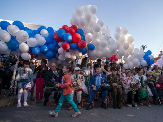 Launching balloons in memory of those killed in Great Patriotic War