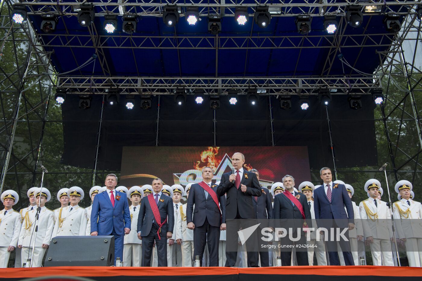 Vladimir Putin attends celebrations marking 69th anniversary of victory in Great Patriotic War and anniversary of Sevastopol's liberation