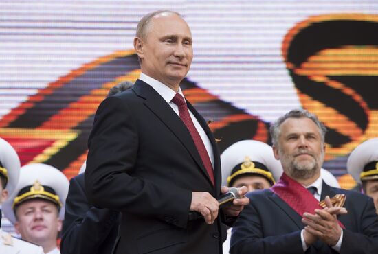 Vladimir Putin attends celebrations marking 69th anniversary of victory in Great Patriotic War and anniversary of Sevastopol's liberation