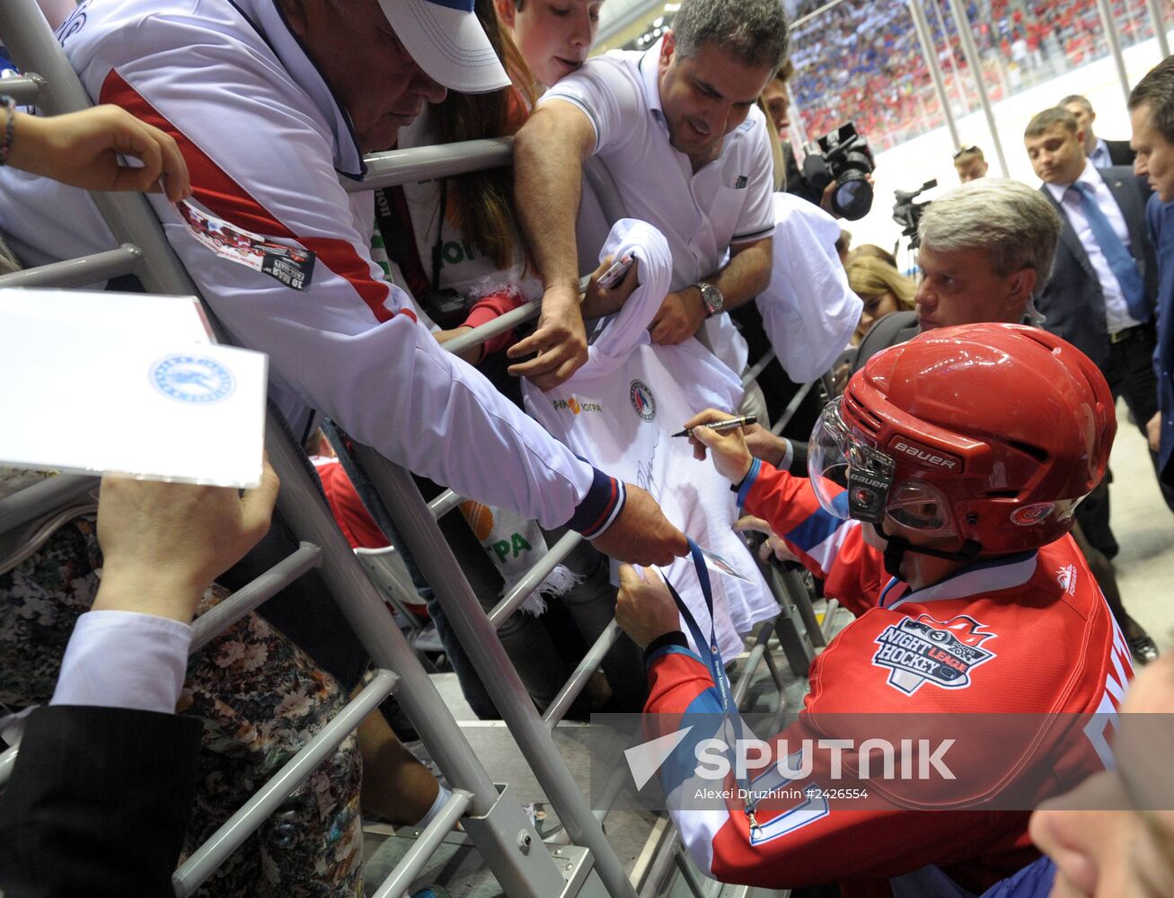 Vladimir Putin takes part in gala match at Russian Amateur Ice Hockey Festival