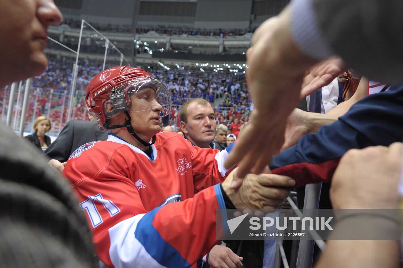 Vladimir Putin takes part in gala match at Russian Amateur Ice Hockey Festival