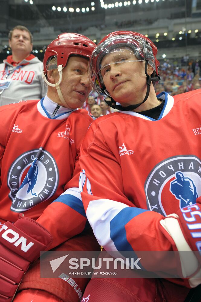 Vladimir Putin takes part in gala match at Russian Amateur Ice Hockey Festival